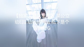 18岁小色妹又来了，年轻貌美无毛白虎逼，一个人在家听狼友指挥各种展示骚穴自慰呻吟撩骚，精彩刺激不要错过