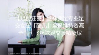 偷窥美容院，妈妈接女儿放学，先不回家，做胸部保养，妈妈的大奶子让人揉舒服，女儿在旁边凳子上写作业 清晰对白~