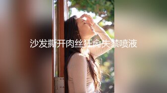 漂亮美女被大肉棒男友操的爽叫不停 掐着脖子抓着头发后入猛怼