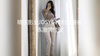 _三个小伙轮流操女神级的美少妇疯狂玩4P爽的不得了