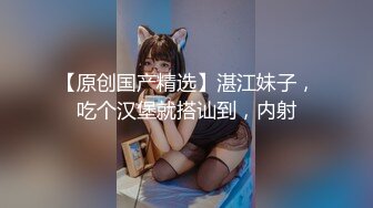 超市跟随偷窥跟闺蜜逛街的高颜值长腿美女 长外套下只穿黑骚丁不穿裙子 紧紧卡屁沟太骚了