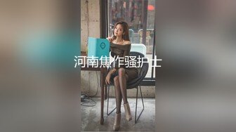 某公厕蹲守偷拍连衣短裙漂亮的少妇逼口大开追到外面拍脸