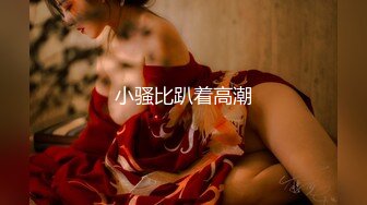 95年小姐姐舔鸡巴，含的十分悉心到位