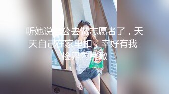 渴望肉棒深情跪舔 一对天然美乳迷人眼