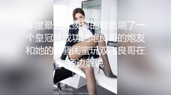 六月新流出❤️大学城附近女厕 全景后拍带宠物狗上厕所的少妇狗狗听话在门口等待